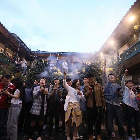 Lijiang Desti Youth Park Hostel Exterior photo