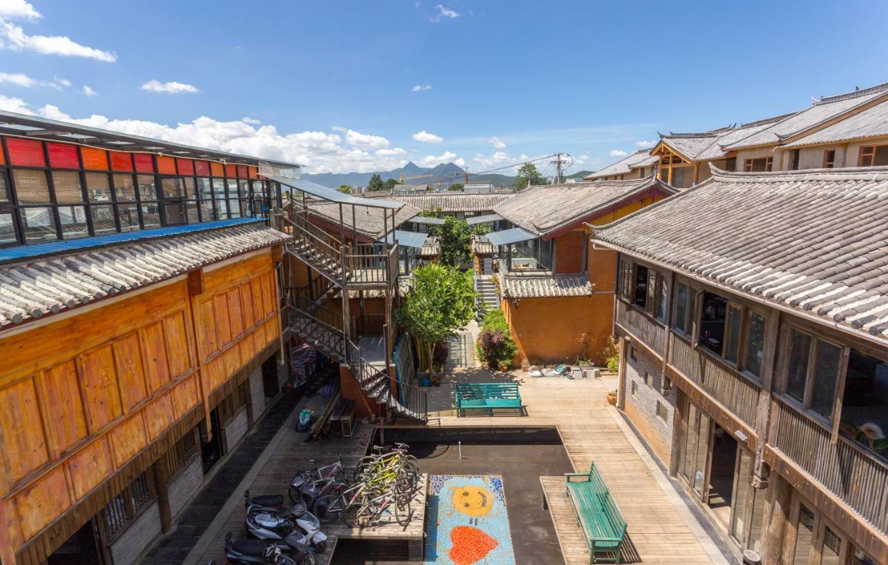Lijiang Desti Youth Park Hostel Exterior photo