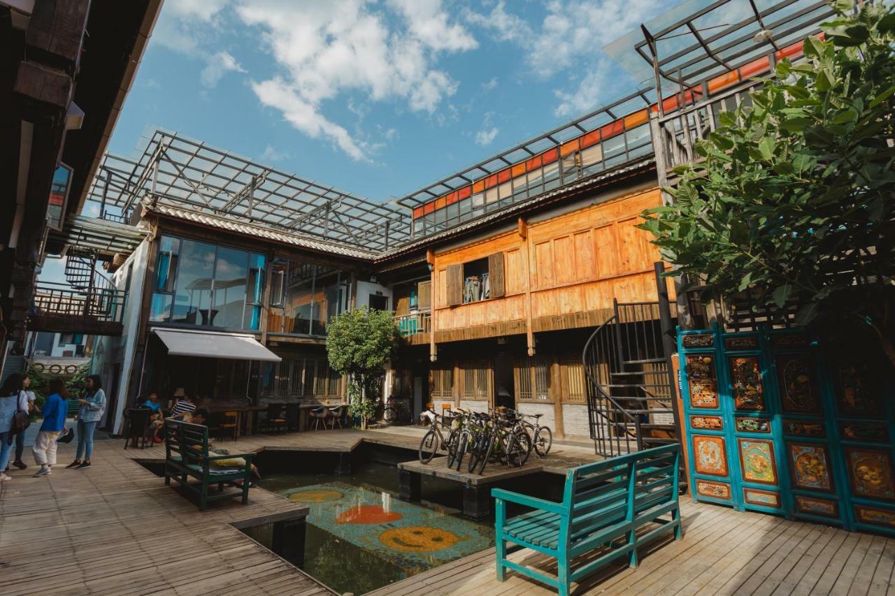 Lijiang Desti Youth Park Hostel Exterior photo